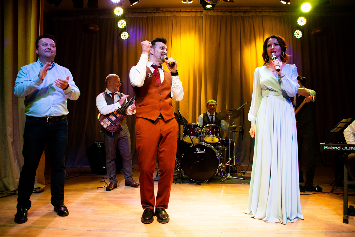 Концерт ретро-группы Чародеи на концерте посвященный Дню работника культуры в Юдинском КДЦ Молодежный