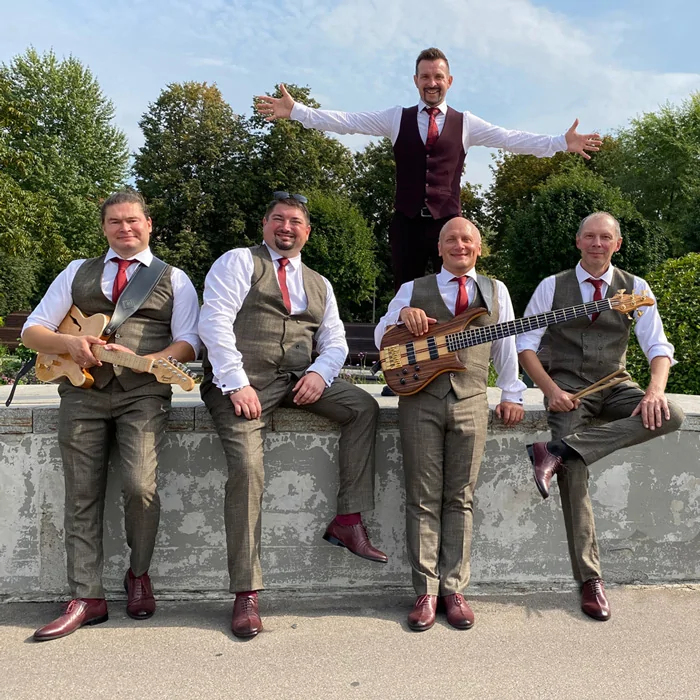 Приглашаем на концерт с Валерием Алешковым