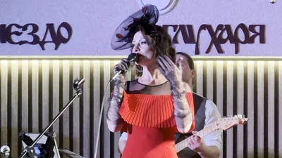 Светлана Брижань исполняет лирическую песню