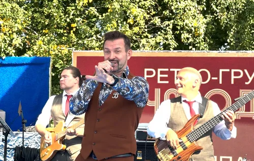 Валерий Алешков - вокалист